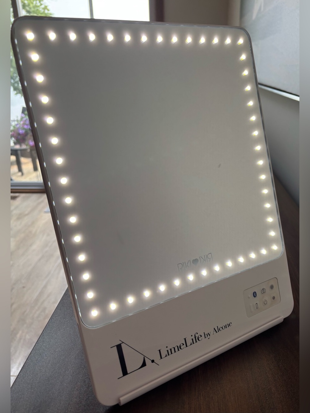 Rikki❤️Rikki -Rikki Skinny LED Makeup Mirror w/ magnifying and phone holder